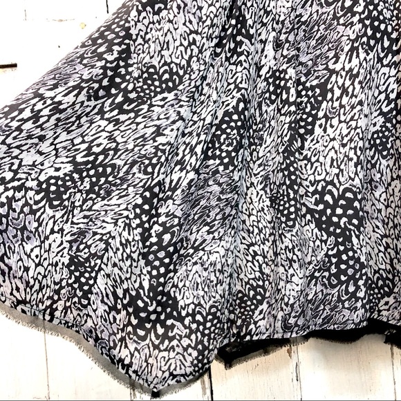 Silence + Noise Black and Gray Trapeze Dress - Picture 4 of 8